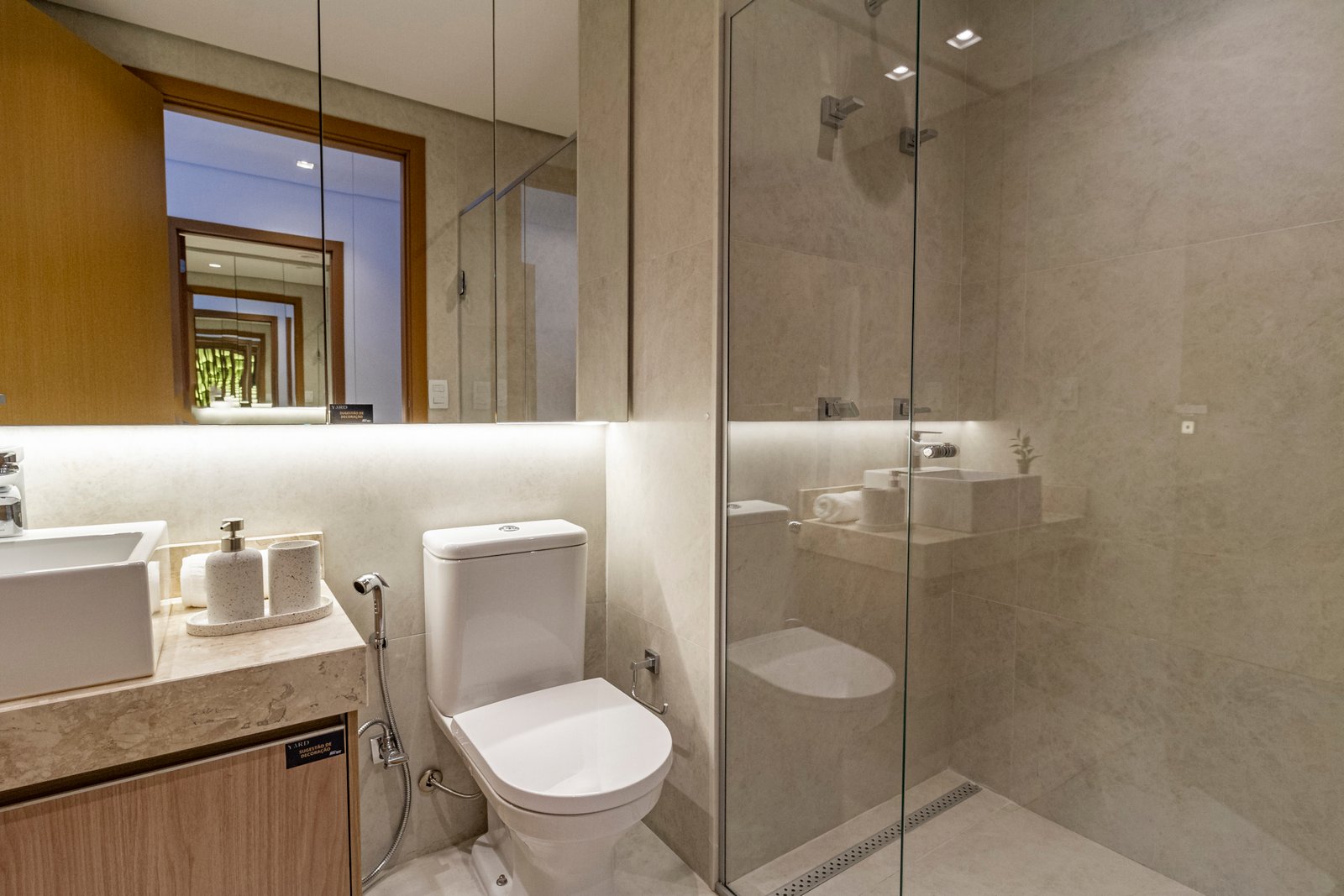 Yard - banheiro da suíte